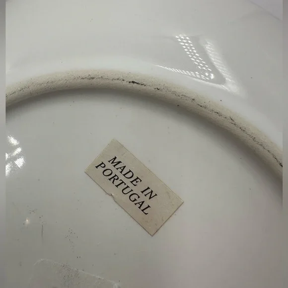 White Plate Vintage Whittier Unique
Pottery Ceramic Textured Fish Shaped Bowl - Picture 8 of 10